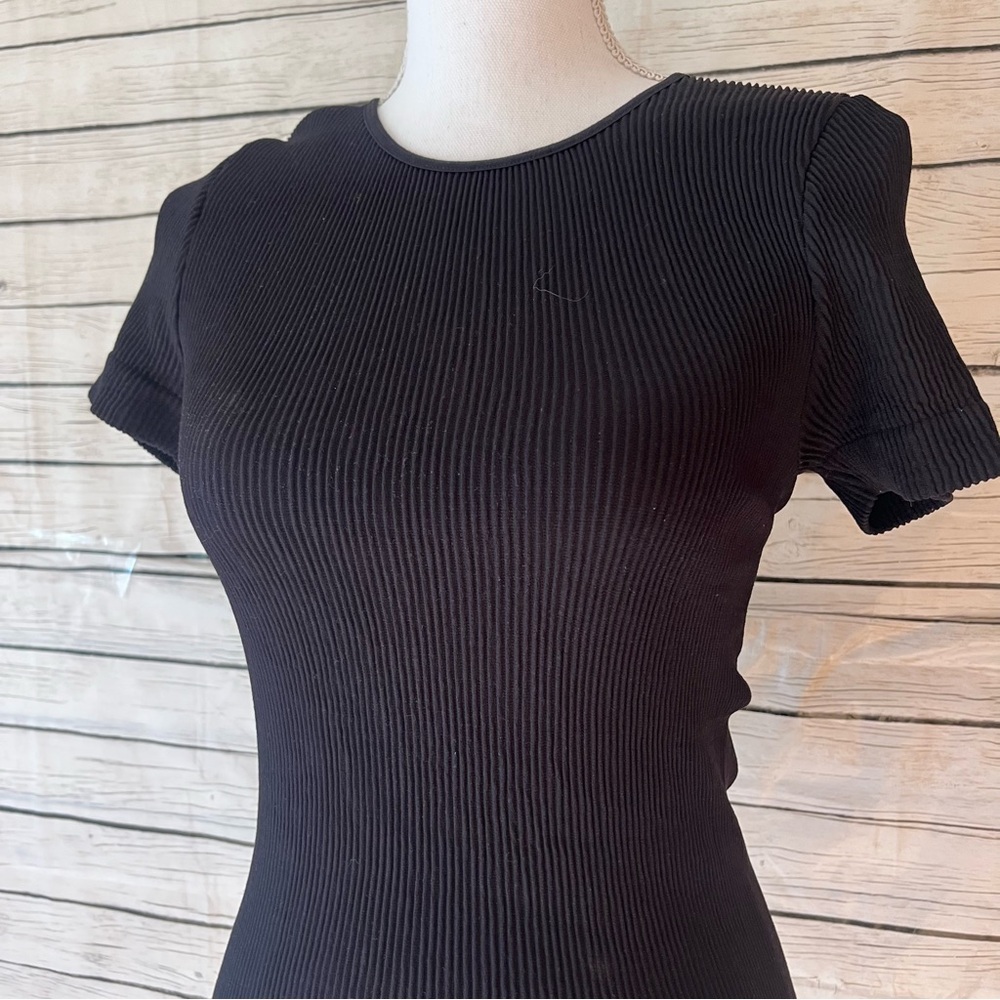 Intimately Free People Black Ribbed Short Sleeve Top Size M/L - Picture 2 of 6